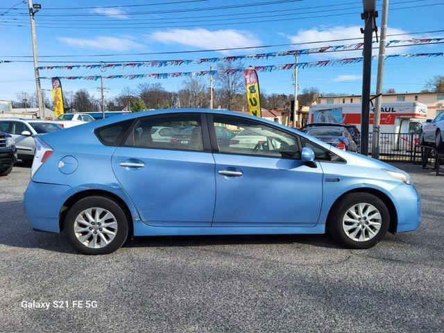 2012 toyota prius plug-in base