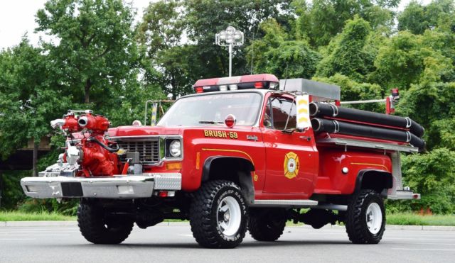 custom-30, 33k orig mile rust-free survivor, 4x4, 454 / 4-speed, stepside