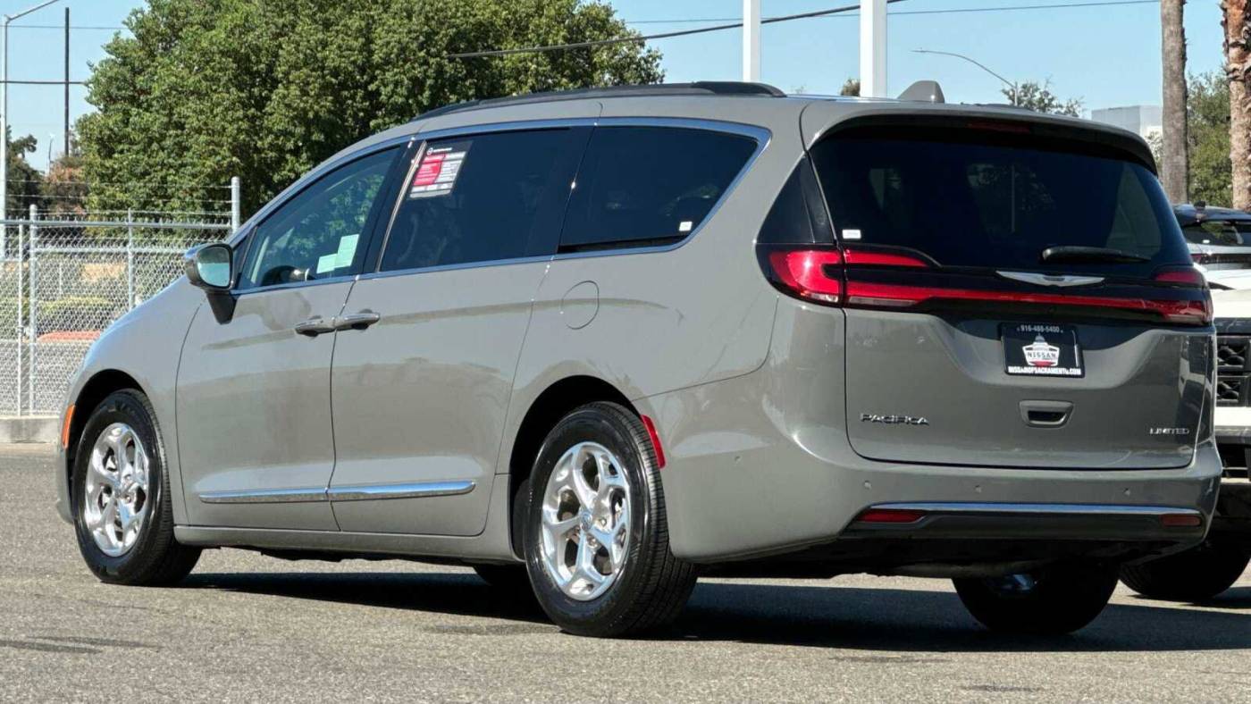 2022 chrysler pacifica limited