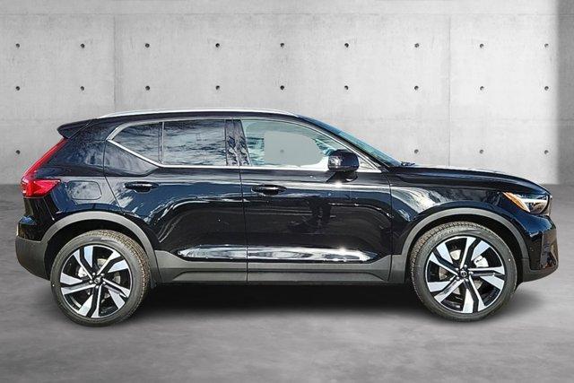 2024 volvo xc40 b5 ultimate bright theme