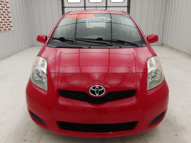 2010 toyota yaris base