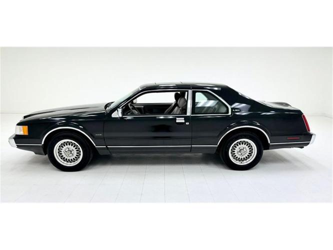 1989 lincoln mark vii in morgantown, pennsylvania