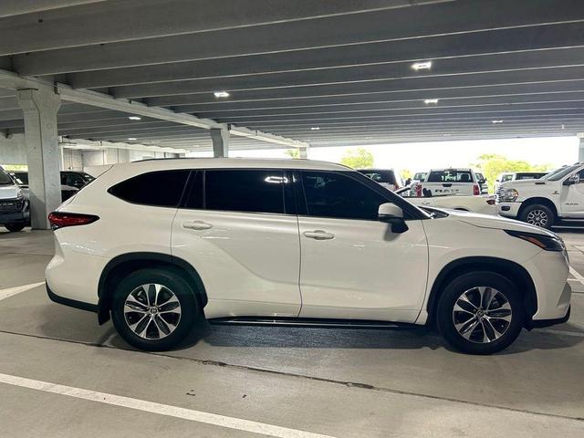 2021 toyota highlander xle