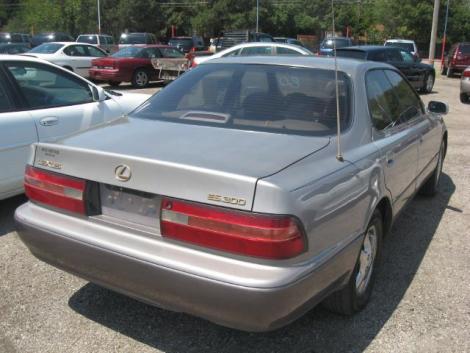 1995 lexus es 300 in kansas
