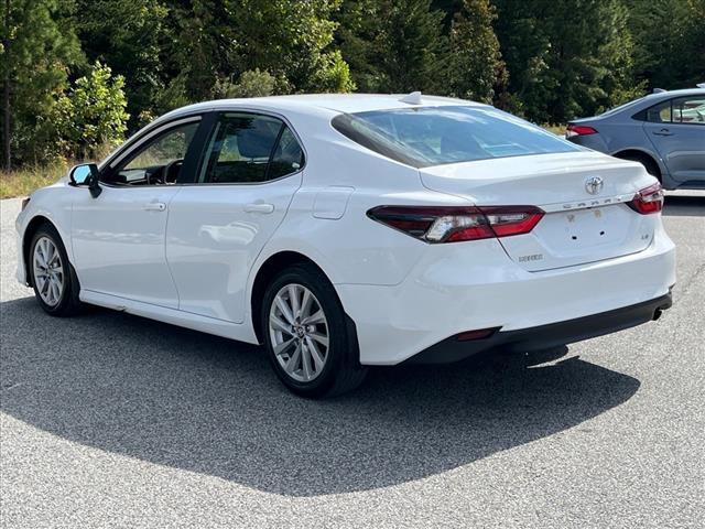 2022 toyota camry le