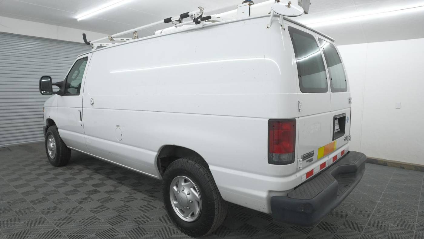 2011 ford econoline cargo van e-250