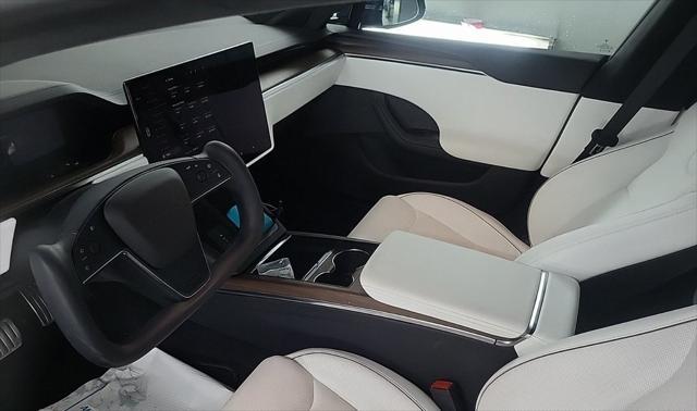 2022 tesla model s plaid