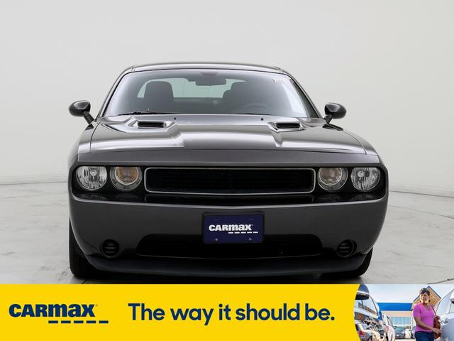 2013 dodge challenger sxt