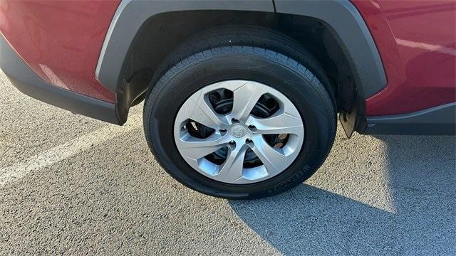 2022 toyota rav4 le