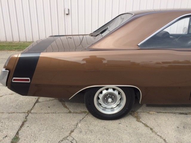 1971 scamp coupe 318 v8, rare 3 speed column shift, rust free, rallys 67k. miles