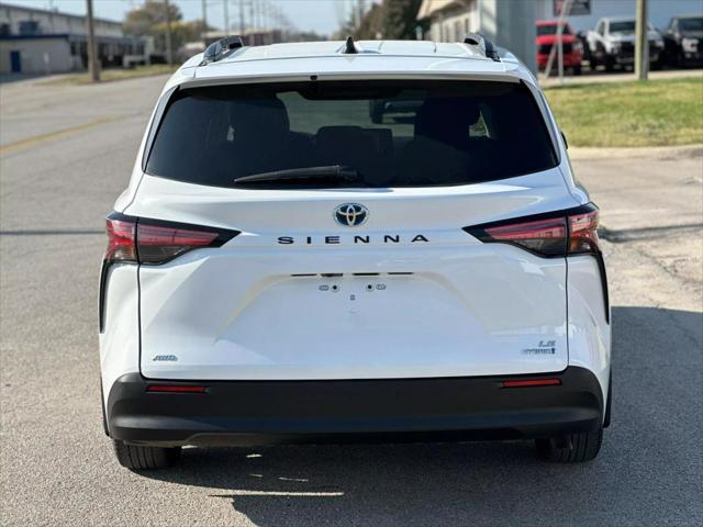 2021 toyota sienna le
