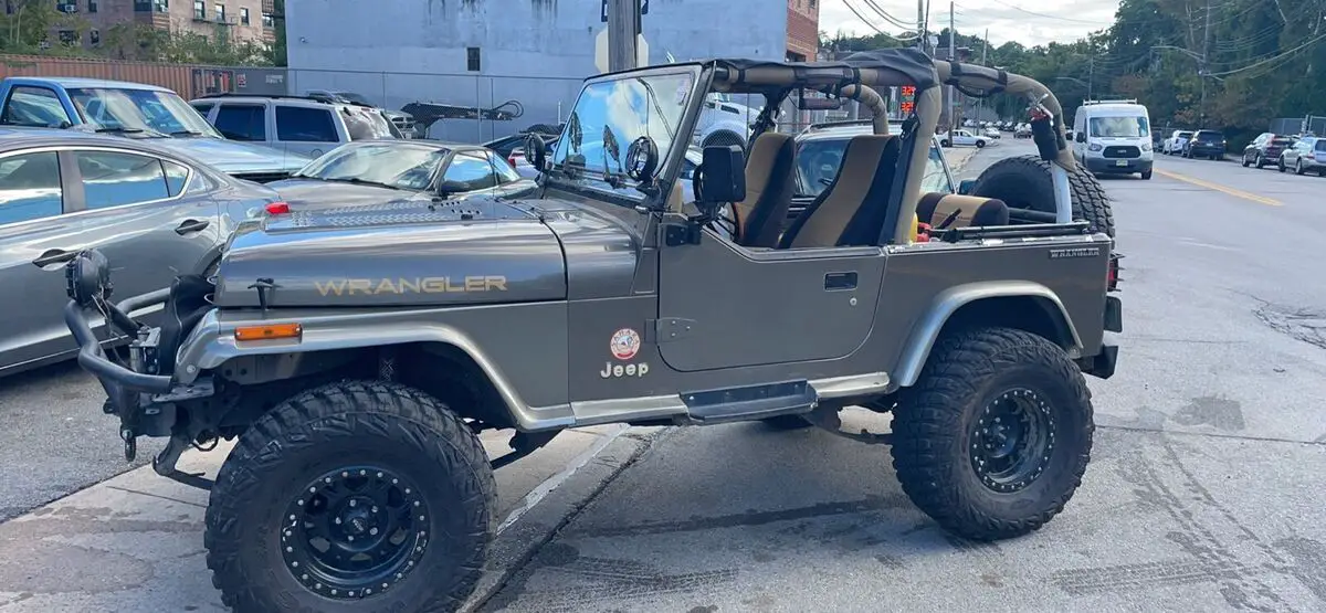 1990 jeep wrangler / yj suv grey 4wd automatic sahara