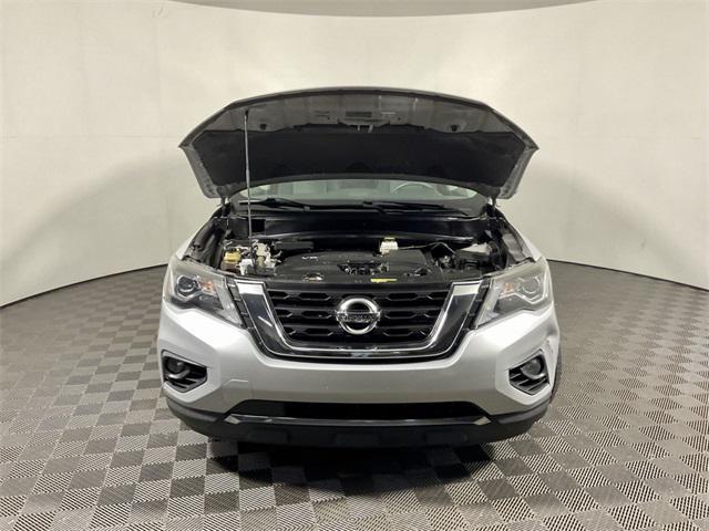 2018 nissan pathfinder sv