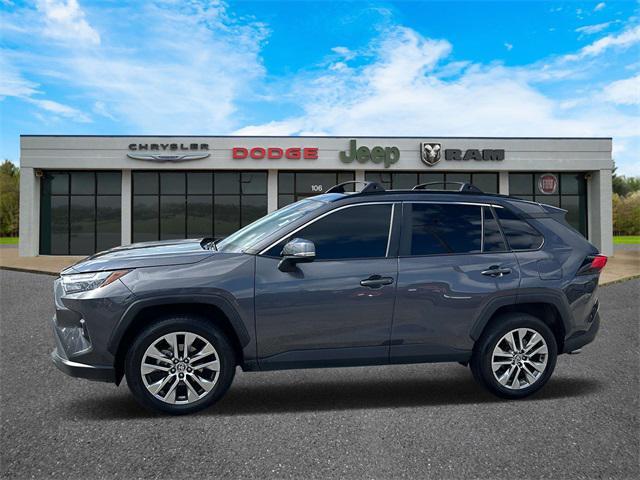 2022 toyota rav4 xle premium