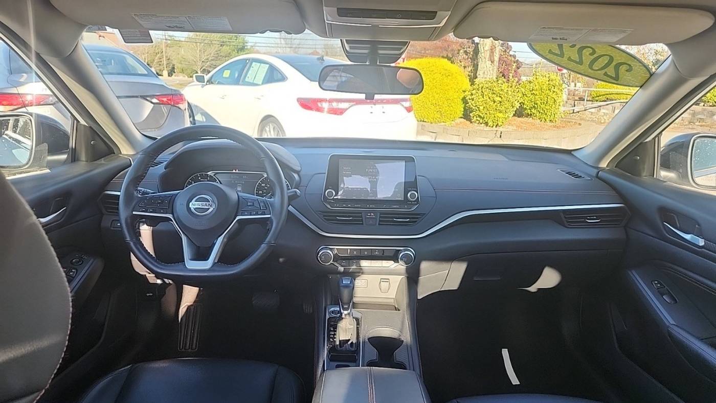 2022 nissan altima 2.5 sr