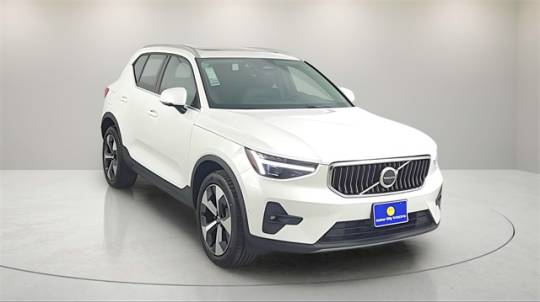 2025 Volvo XC40