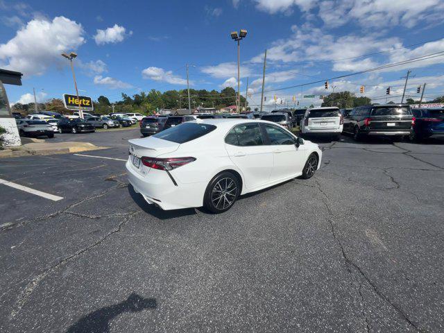 2021 toyota camry se