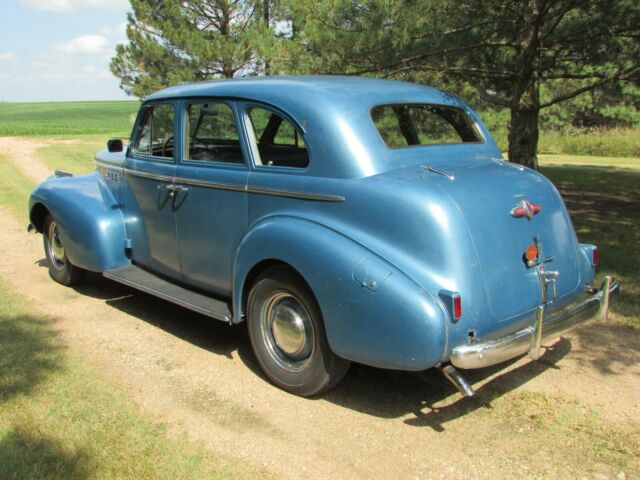 1940 buick series 40 / model 41 touring sedan / barn find / patina / original
