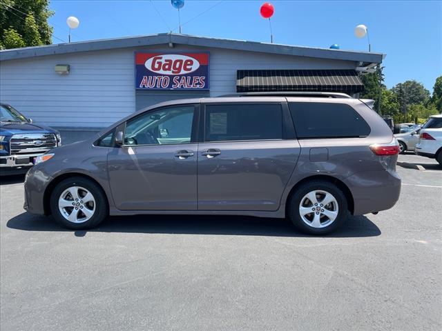2020 toyota sienna le
