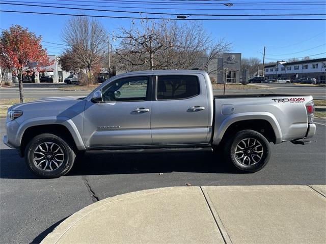2022 toyota tacoma trd sport