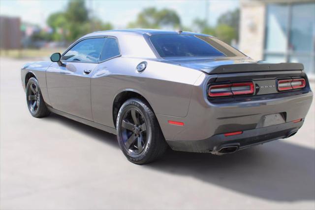 2018 dodge challenger sxt