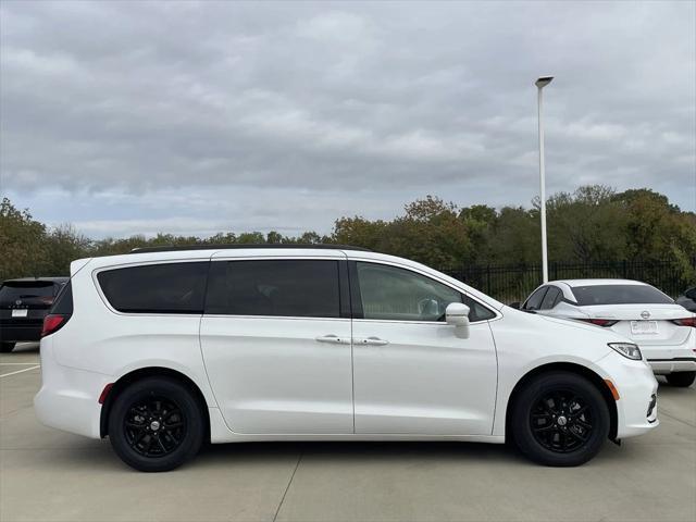 2022 chrysler pacifica touring l