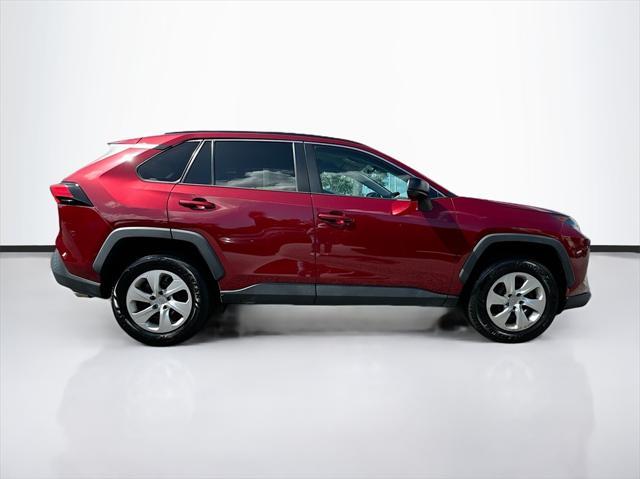 2021 toyota rav4 le