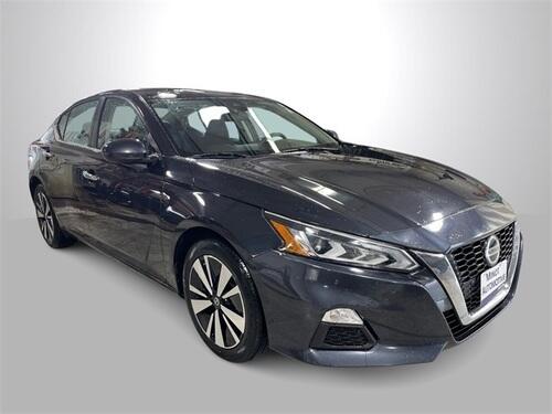 2022 nissan altima