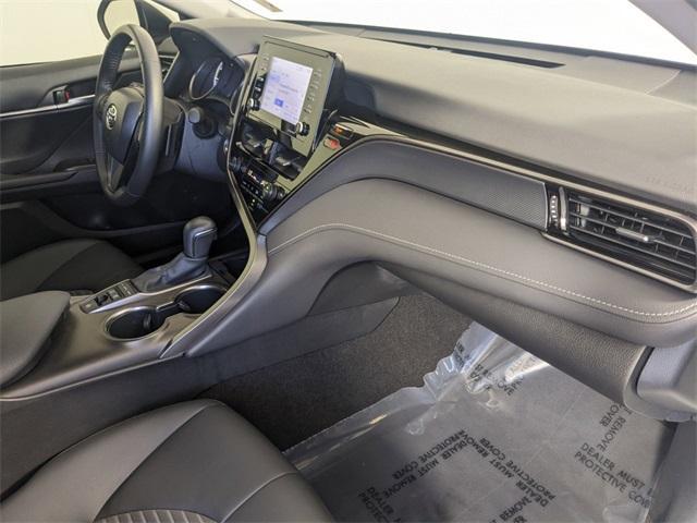 2024 toyota camry hybrid se