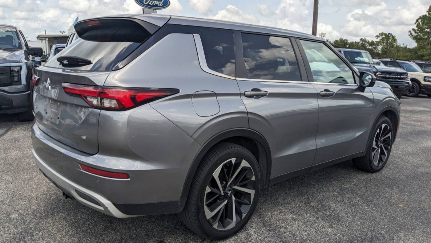 2022 mitsubishi outlander se