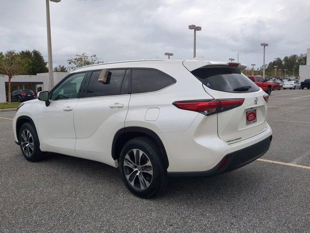 2021 toyota highlander xle