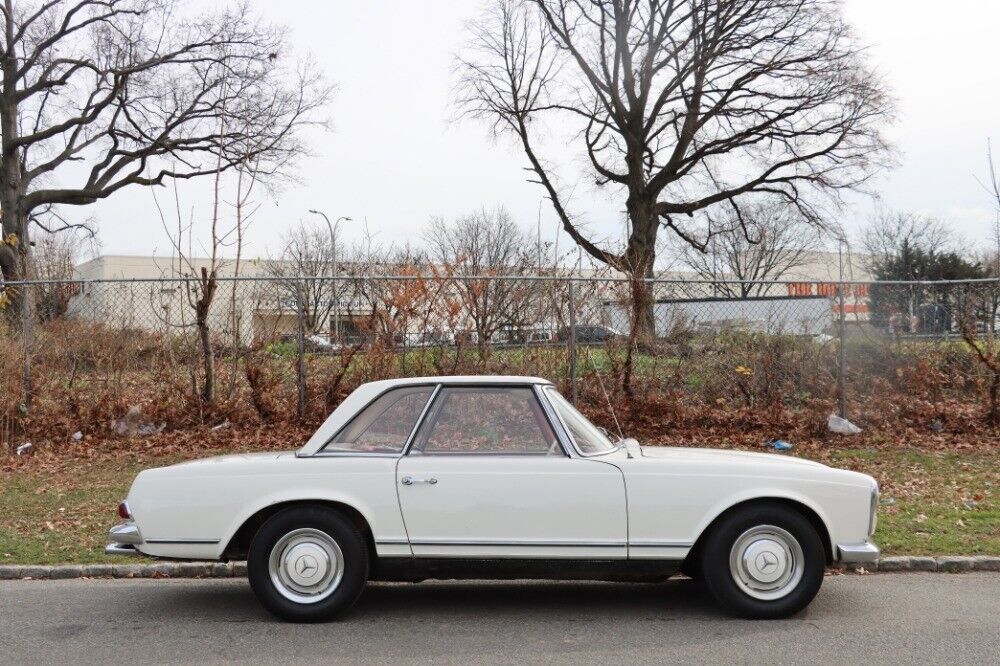 1965 mercedes-benz 200-series