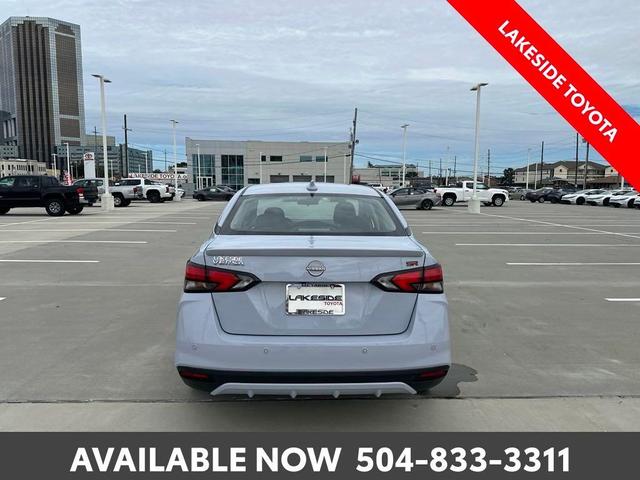 2024 nissan versa sr