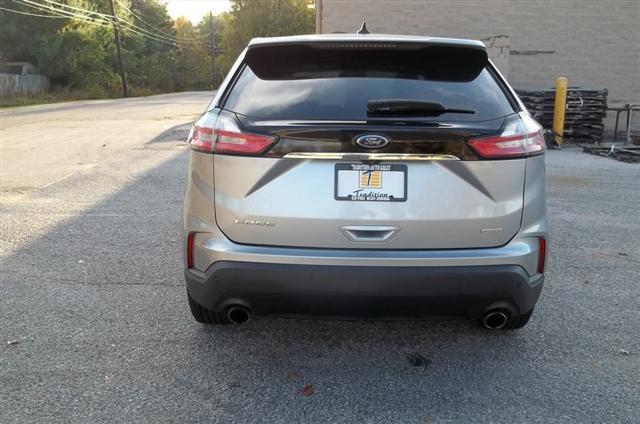 2020 ford edge se