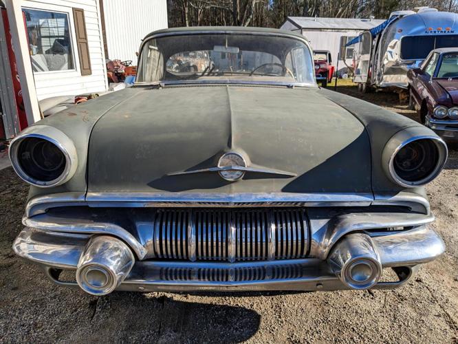 1957 pontiac star chief in gray court, south carolina