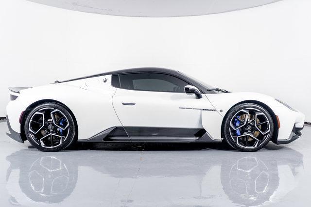 2022 maserati mc20 base