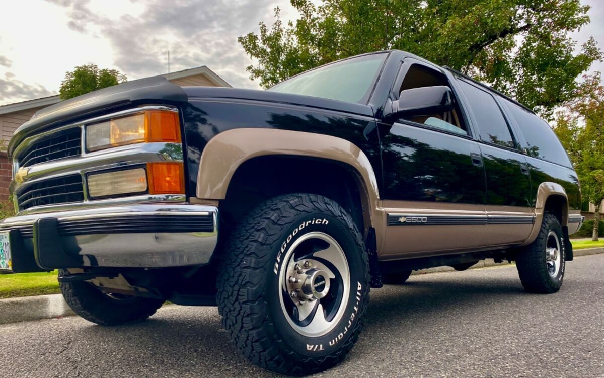 *1994 chevy suburban 3/4 ton 454 4x4 low miles!* 1 owner runs and drives great!