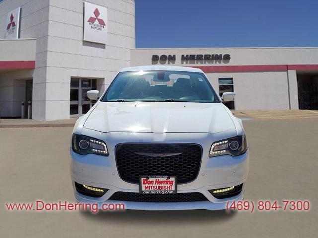 2022 chrysler 300 touring l