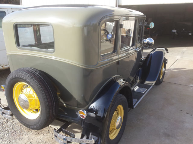 1930 model a ford briggs body town sedan
