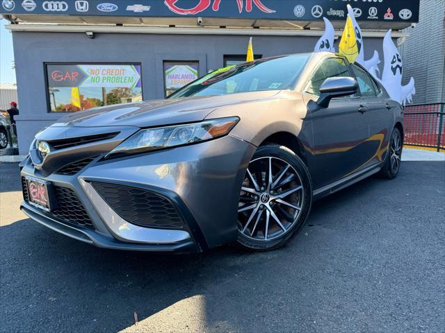 2021 toyota camry se