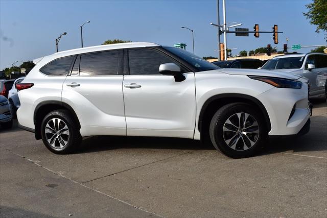 2022 toyota highlander xle