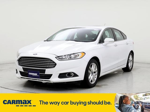 2016 ford fusion se