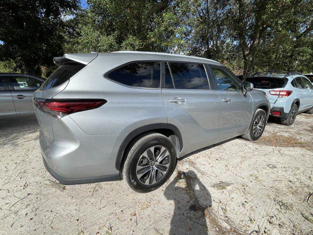 2023 toyota highlander xle