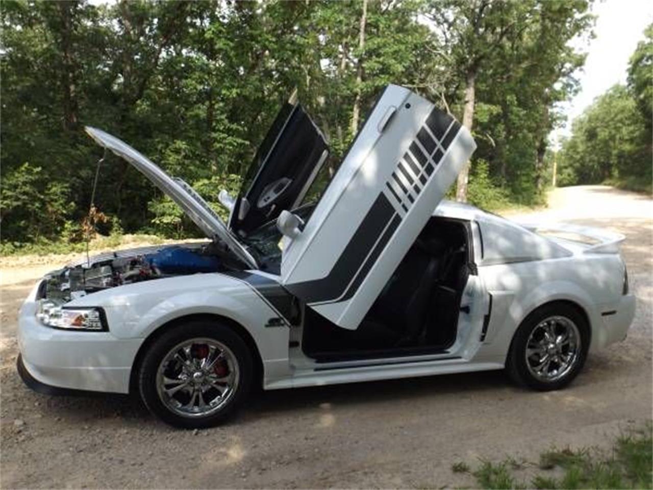 2003 ford mustang