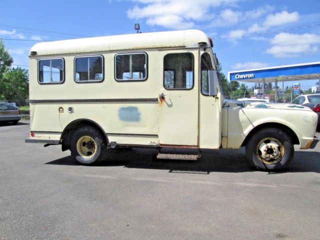 chevy short school bus 6 cyl,. 4 speed, runs and drives rat rod motor home truck