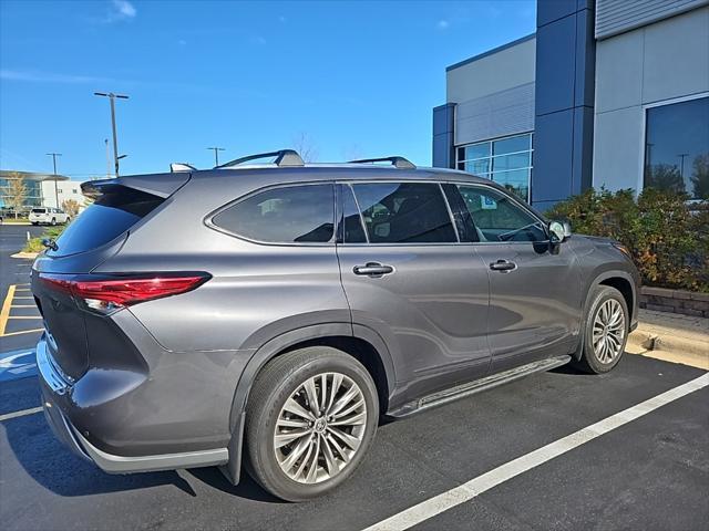 2022 toyota highlander platinum