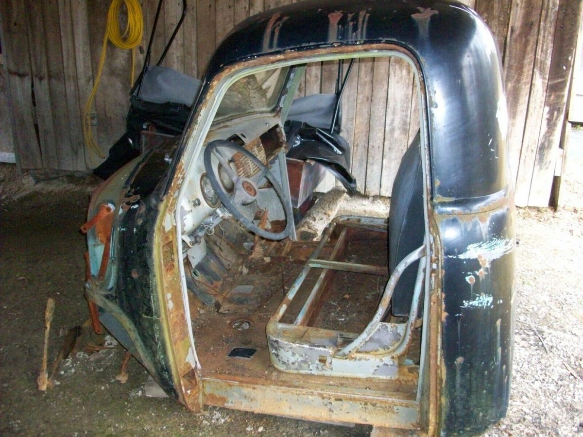 1952 chevrolet 3100 pickup short bed rolling chassis w/cab, hood 6cyl 4sp manual