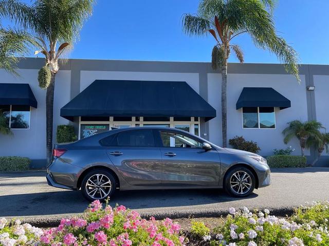 2022 kia forte lxs