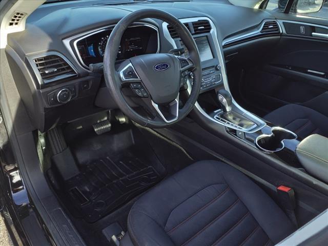 2016 ford fusion se