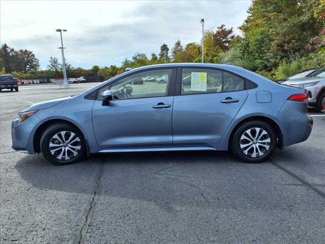 2022 toyota corolla hybrid le